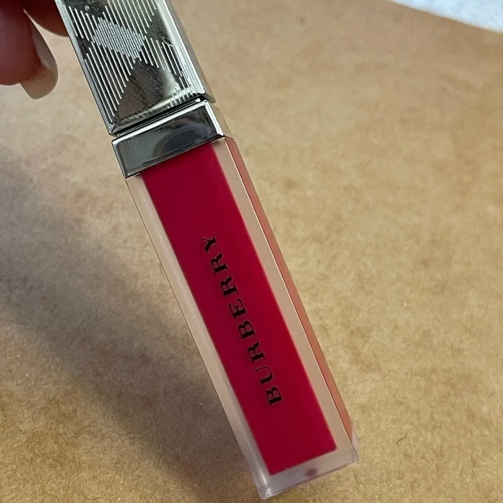 Burberry Liquid Lip Velvet Whipped Lip Cream in No 33